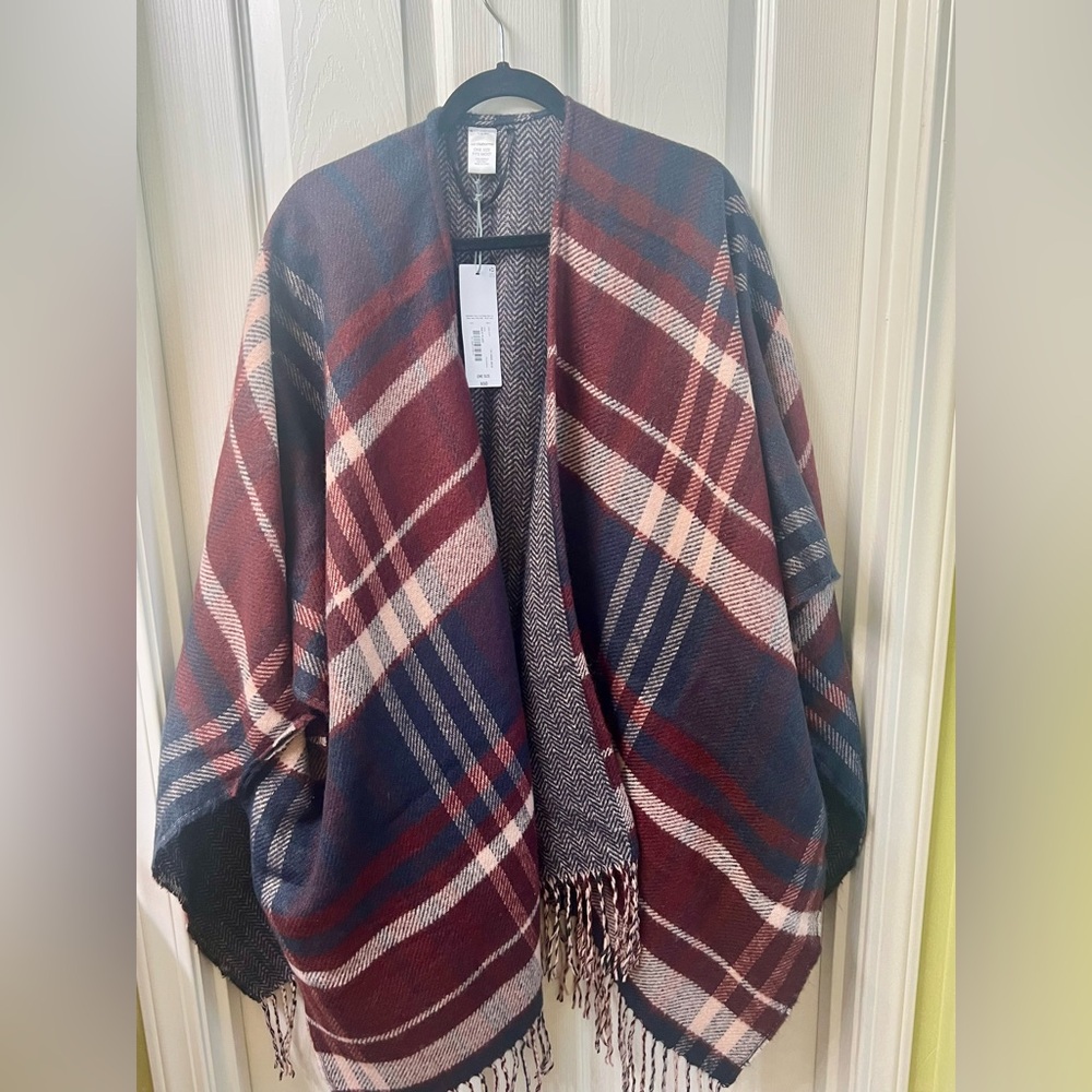 Liz Claiborne Navy Plaid Poncho Shawl NWT One Size Fits All
